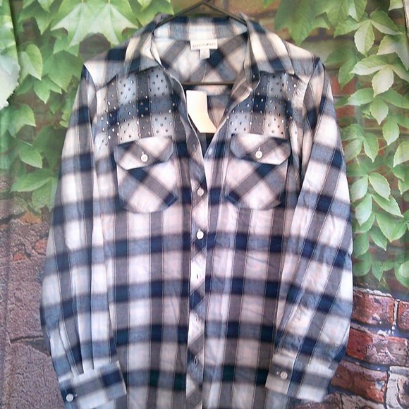 Plaid Button Down Pockets Beaded Long Sleeve Shirt - Picture 1 of 4